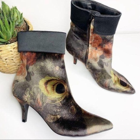 Anthropologie Shoes - Anthropologie Farylrobin Floral Velvet Boots